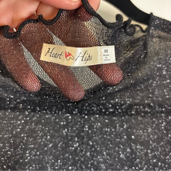 Heart Hips Mesh Lettuce Trim Top - Picture 4 of 4